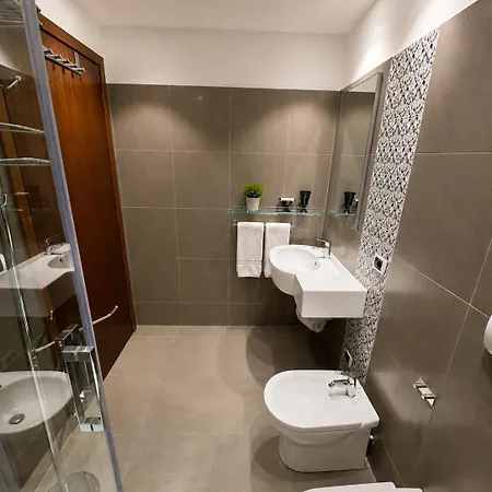 Family House شقة *