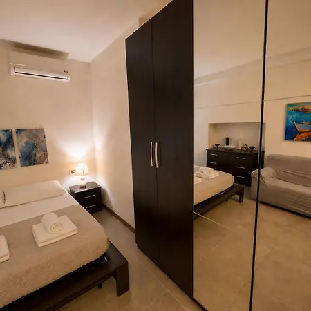 Family House شقة